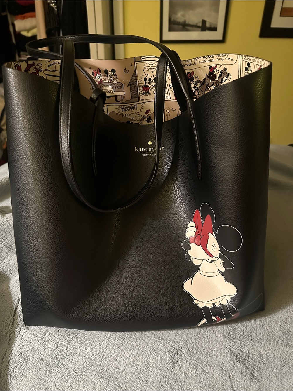 kate spade Black Minnie Mouse Leather Tote with Comic-Print - reversible